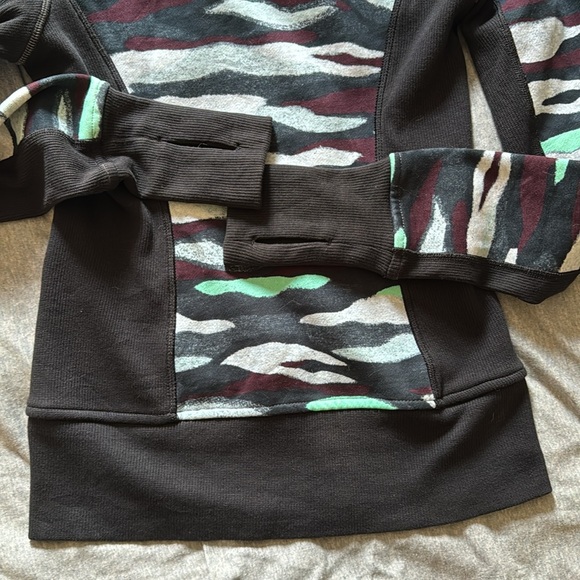 Lululemon Scuba Hoodie II - Picture 7 of 8